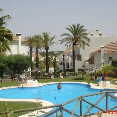 Bajo Con Jardin Apartment *