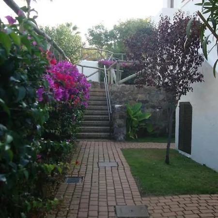 Apartment Bajo Con Jardin *