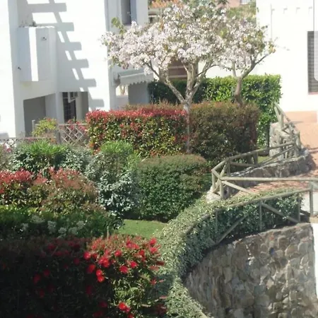 Apartment Bajo Con Jardin *